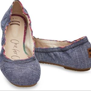 TOMs Blue Chambray Trim Women's Ballet Flat size 9
